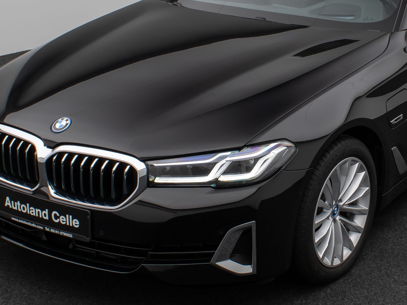 Fahrzeugabbildung BMW 530e xD Luxury Line DAB Komfort HUD Laser HiFi