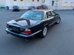 Fahrzeugabbildung Jaguar Daimler 4.0 Super V8 *MwSt. / LWB / Voll*