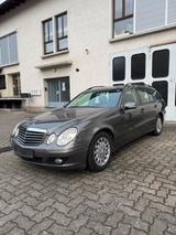 Mercedes-Benz Mercedes E200 CDI, Klima, AHK, Tüv 06/2027 - Mercedes-Benz E 200 Gebrauchtwagen in Freiburg