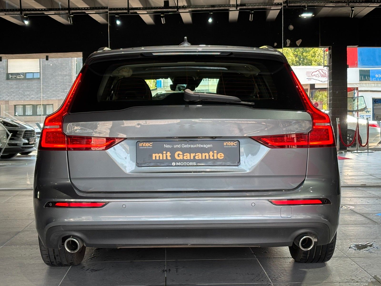 Fahrzeugabbildung Volvo V60 Momentum /KAMERA/LED/SHZ/ACC+/NAVI