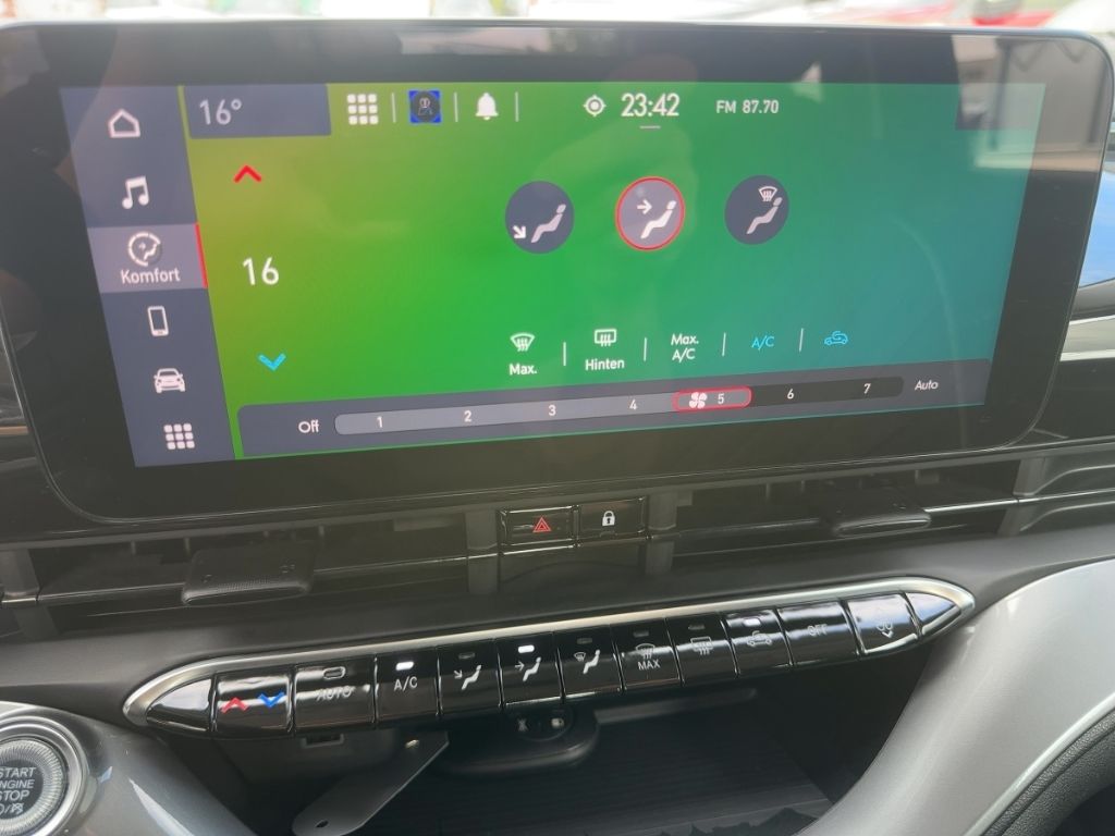 Fahrzeugabbildung Fiat 500e Elektro, 42kWh, Keyless, Android Auto/CarPl