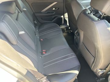 Bild 10 Opel Astra GS AT8/NAVI/SHZ+LHZ/PDC vo+hi+360Cam