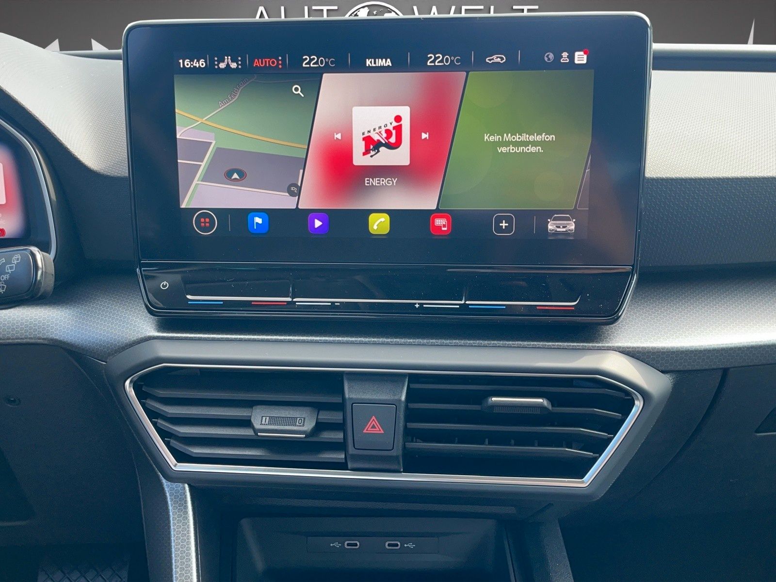 Fahrzeugabbildung SEAT Leon Sportstourer 1.5 eTSI DSG NAVI/LED/ACC/RFK