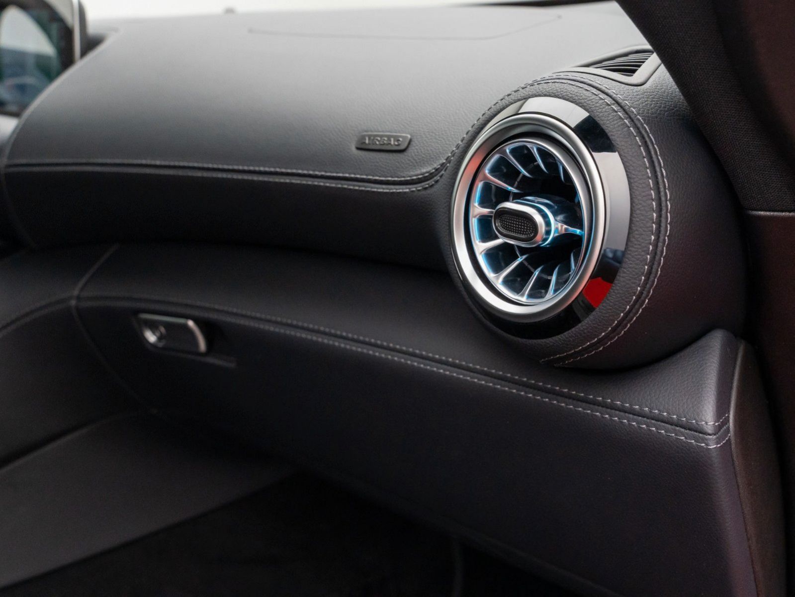 Fahrzeugabbildung Mercedes-Benz AMG GT C AMG GTC 4.0 V8 Black Series 1of1 900PS