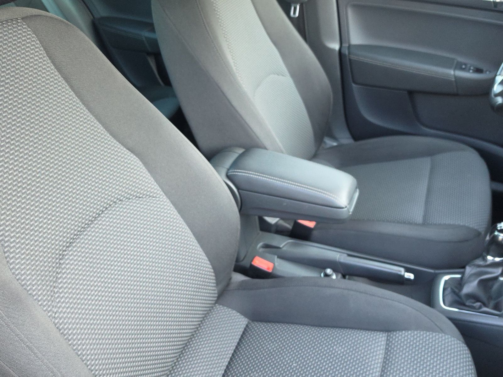 Fahrzeugabbildung SEAT Toledo Style TÜV SERVICE NEU