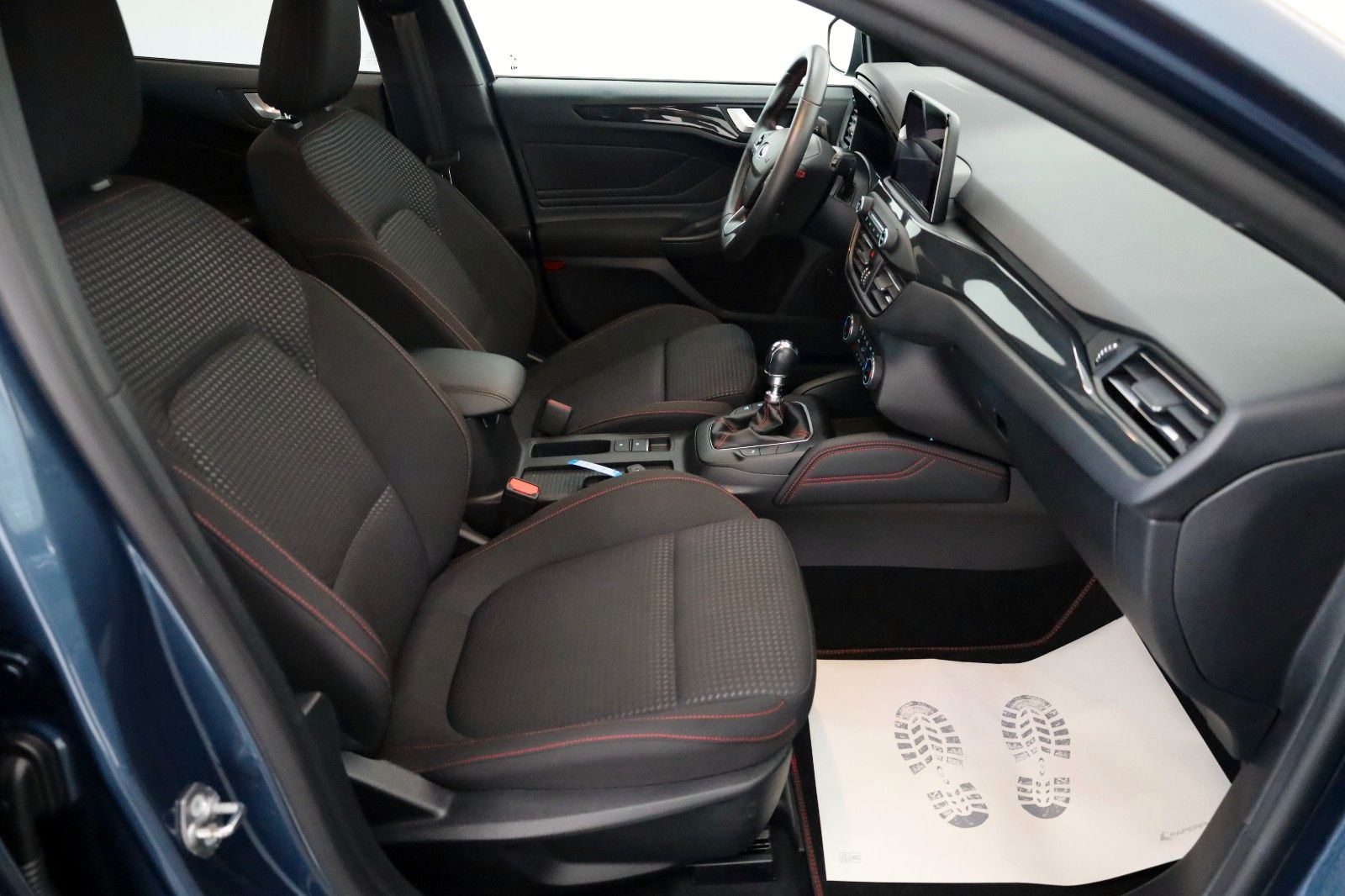 Fahrzeugabbildung Ford Focus Turnier ST-Line X Navi,Panorama,Kamera,SH