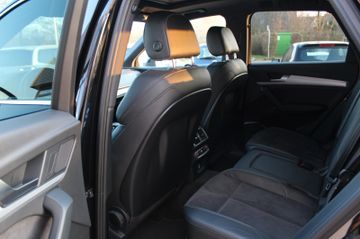 Fahrzeugabbildung Audi Q5 2.0 TFSI Quattro 2x S Line Matrix Pano 20"