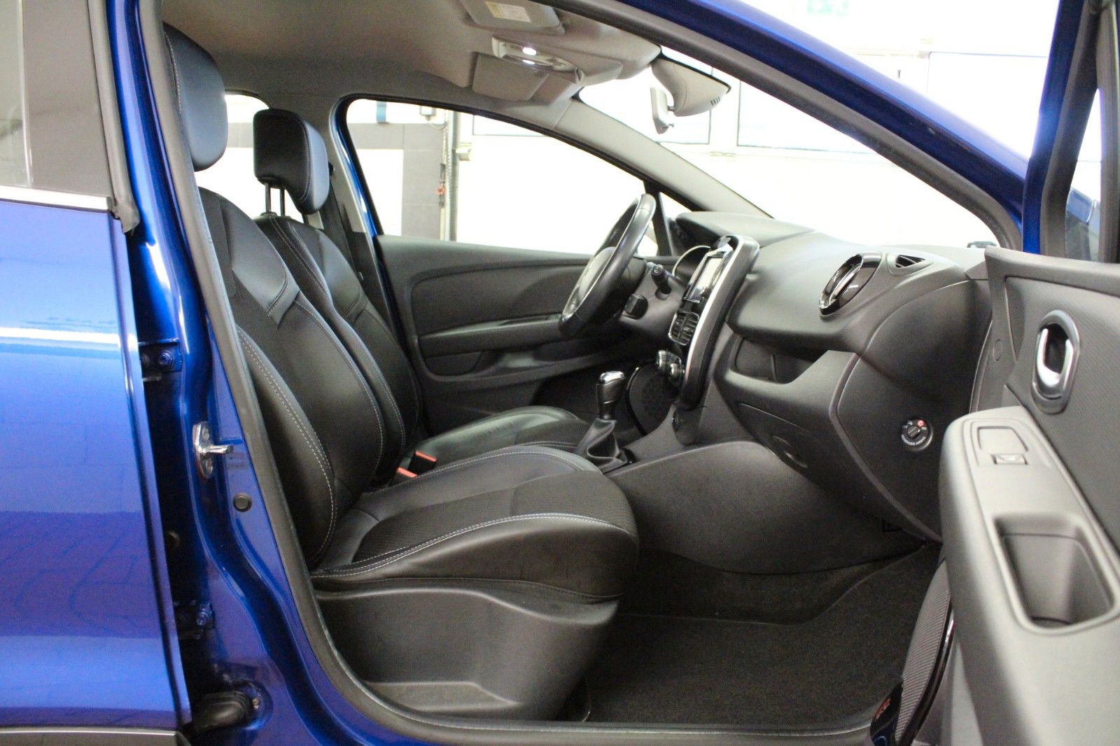 Fahrzeugabbildung Renault Clio TCe 90 Intens*Navi*Klima*PDC*