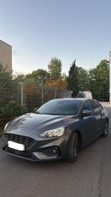 Ford Focus ST-line 1.0 Ecoboost - Ford Focus mit Benzin-Antrieb: Kleinwagen, Automatik