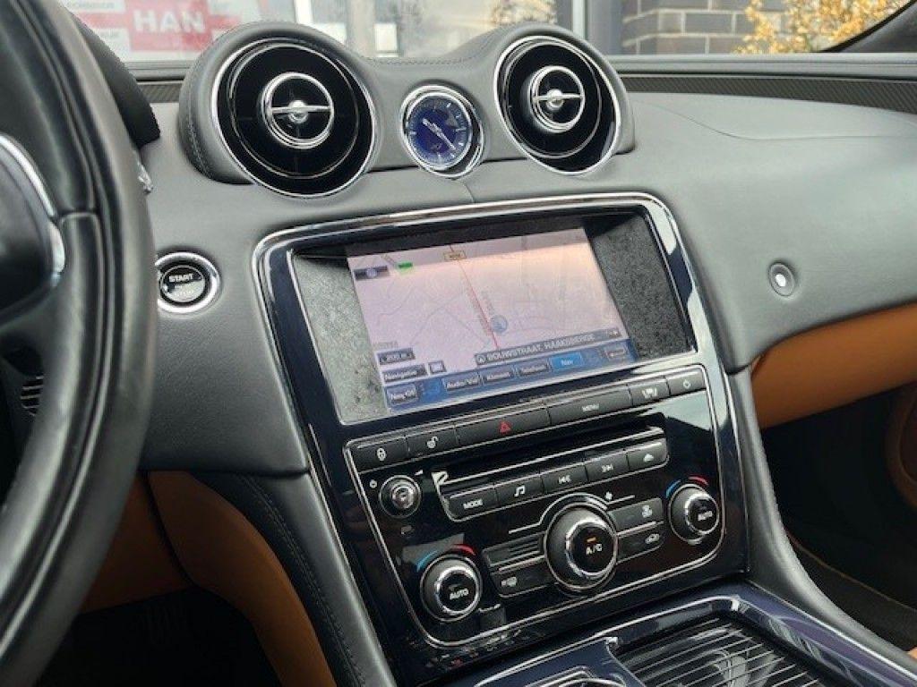 Jaguar XJ 3.0 V6 Diesel 275 ch – Design Edition Sport – Pano – 20" – Cuir – Caméra