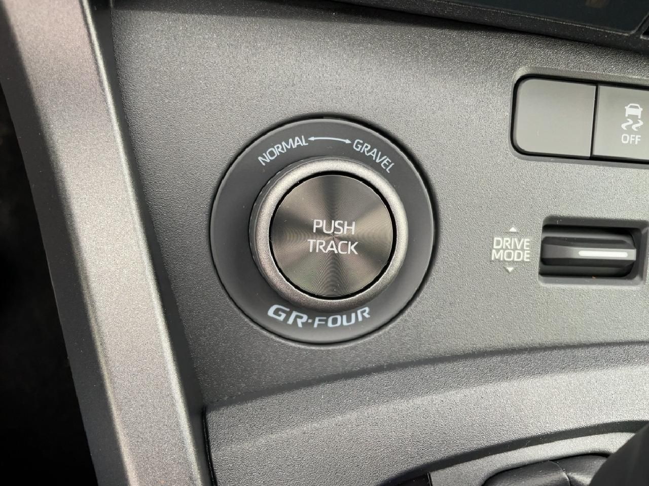 Fahrzeugabbildung Toyota GR Yaris HighPerf 1.6T AT +Alu geschm+Convenienc
