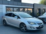 Opel Astra J Sports Tourer Innovation Aut.*Bi-Xenon* - Opel Astra aus 2010: Sports Tourer