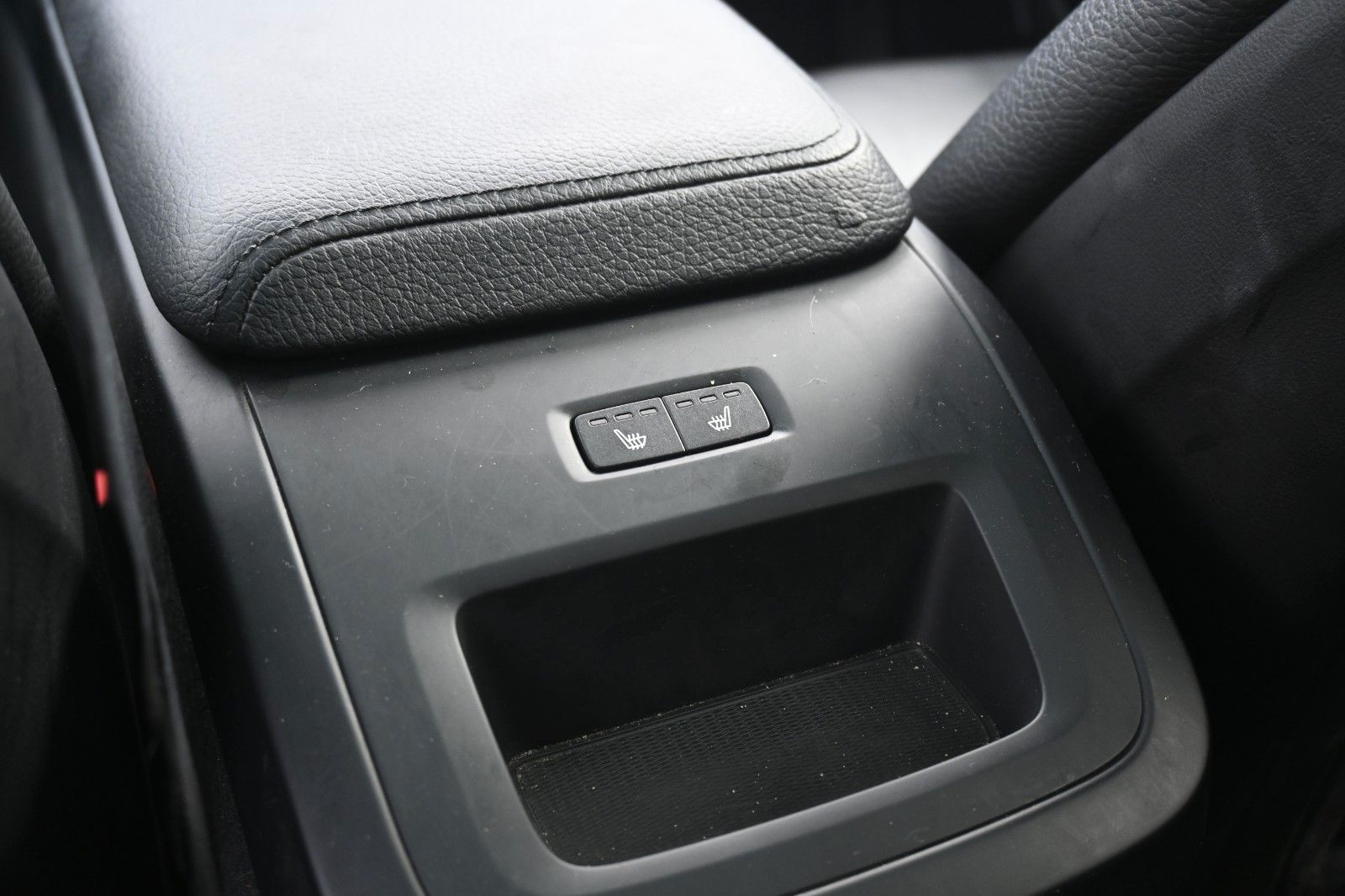 Fahrzeugabbildung Volvo XC60 T8 RC AWD Inscription*PANO*RFK*BLIS*DAB