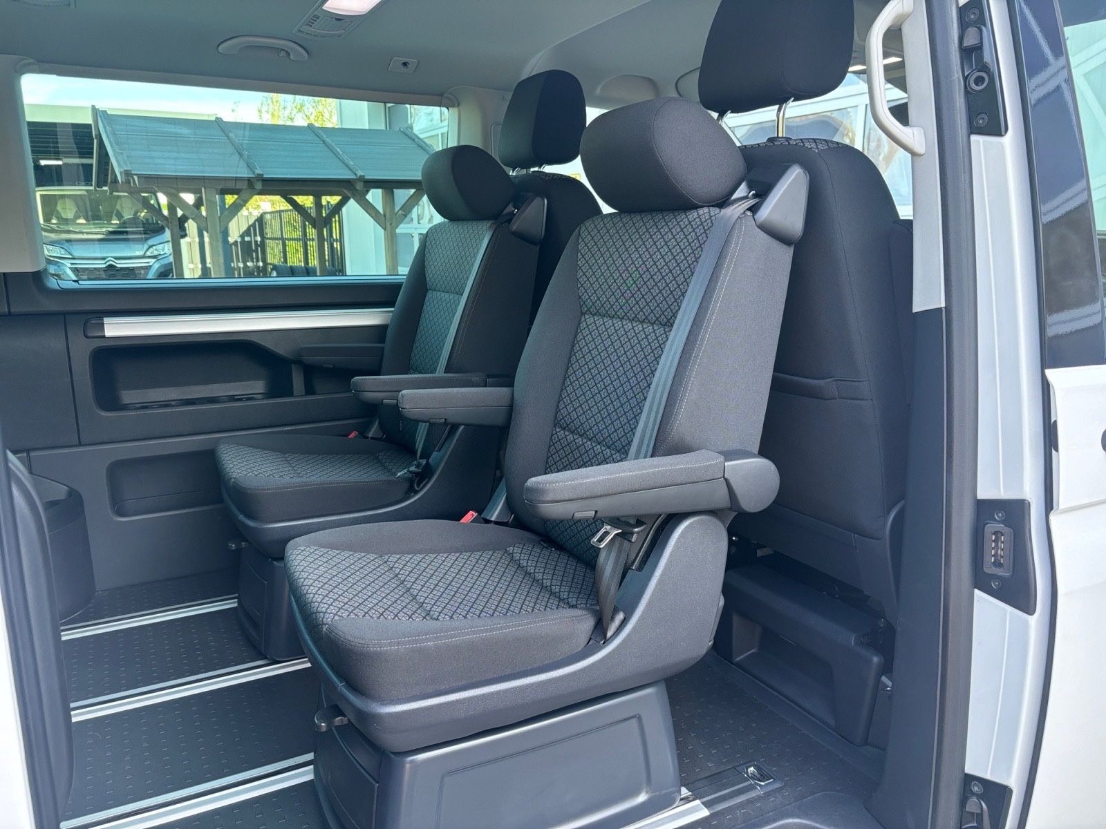 Volkswagen T6.1 Multivan 150 PS Navi Sitzh LED ACC 3xKlima foto 16