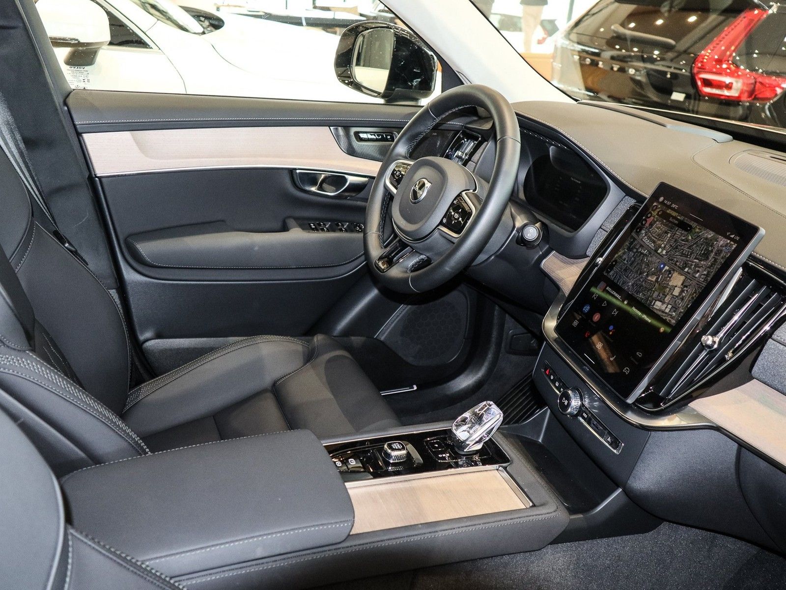 Volvo XC90 T8 Recharge AWD Ultra Dark NP:98.730,-/AKUS imagem 3
