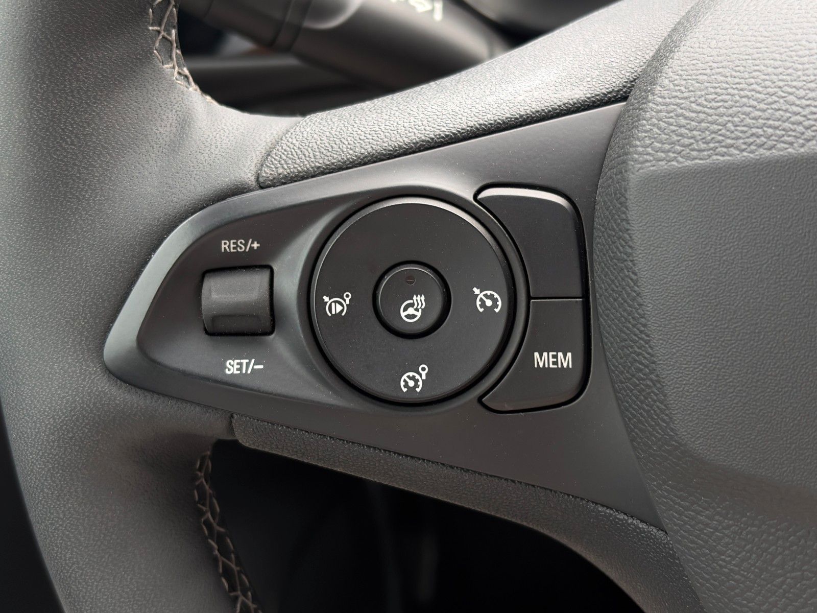 Fahrzeugabbildung Opel Corsa F GS 1.2 Turbo CarPlay Matrix CAM LHZ SHZ