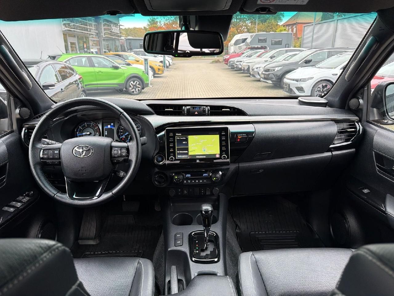 Fahrzeugabbildung Toyota Hilux Double Cab Invincible 4x4