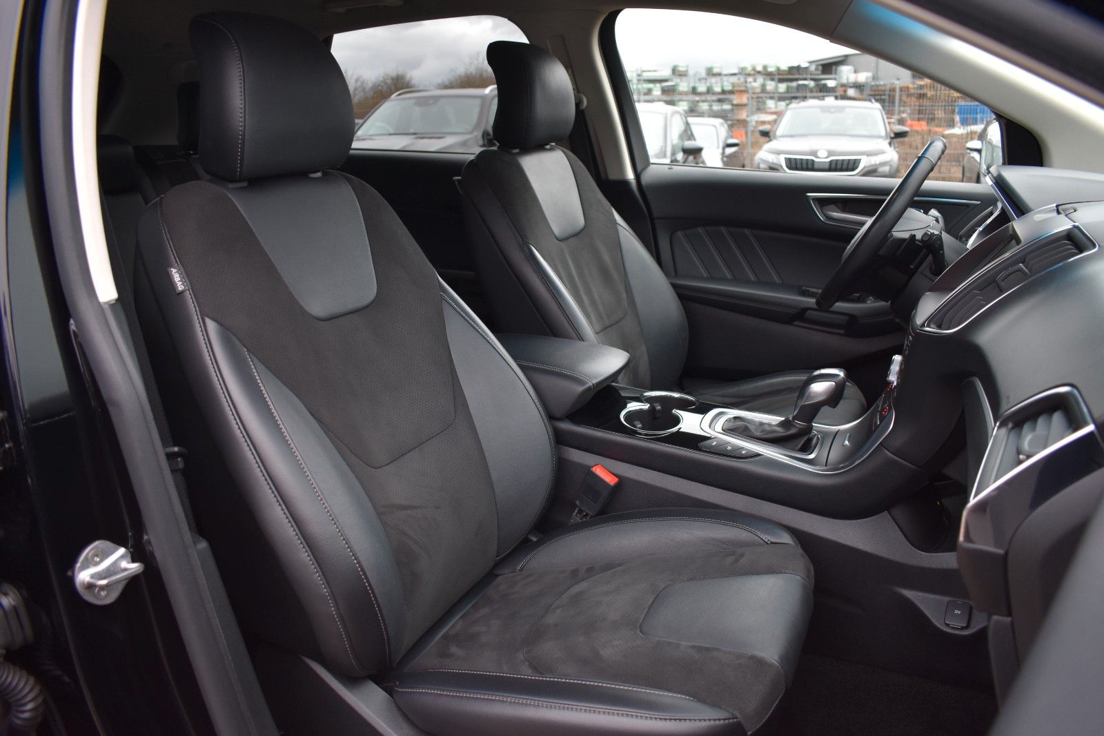 Fahrzeugabbildung Ford Edge ST-Line 4x4 Kamera Sitzbelüftung ACC