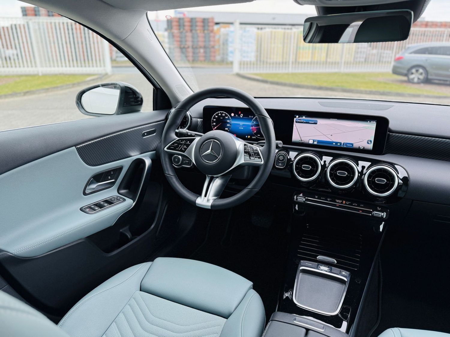 Fahrzeugabbildung Mercedes-Benz A 180 PROGRESSIVE & NIGHT, Autom., Winter, RFK,