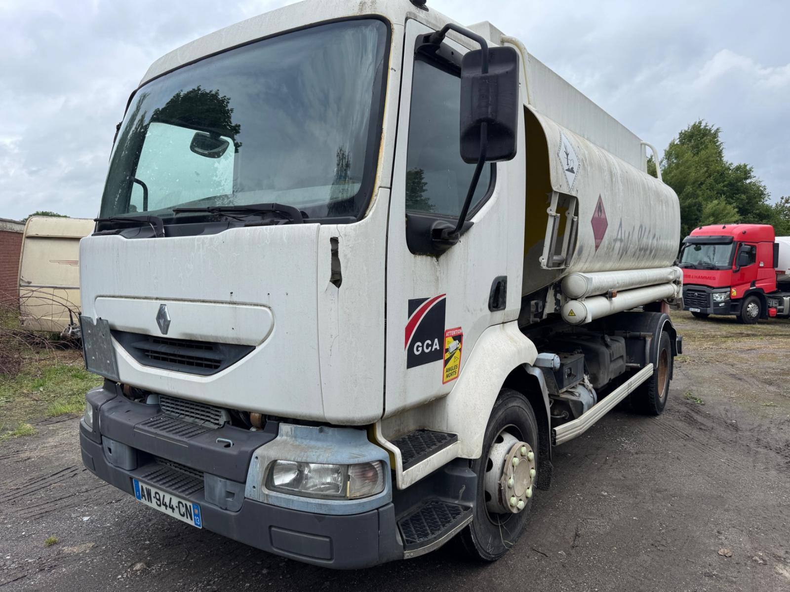 Renault Midlum Benzin/Diesel Tank 10500 L 3 Kammer