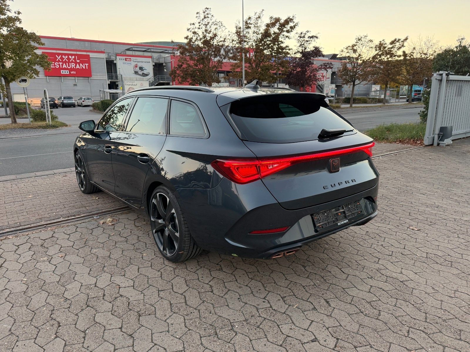 Cupra Leon 1.4 e-HYBRID 180kW VZ AHK*KAMERA*ACC*LANE* imagem 2