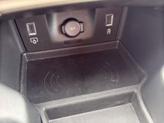 Fahrzeugabbildung DS Automobiles DS 7 BlueHDI 130 EAT8 Étoile Opera Hellgrau