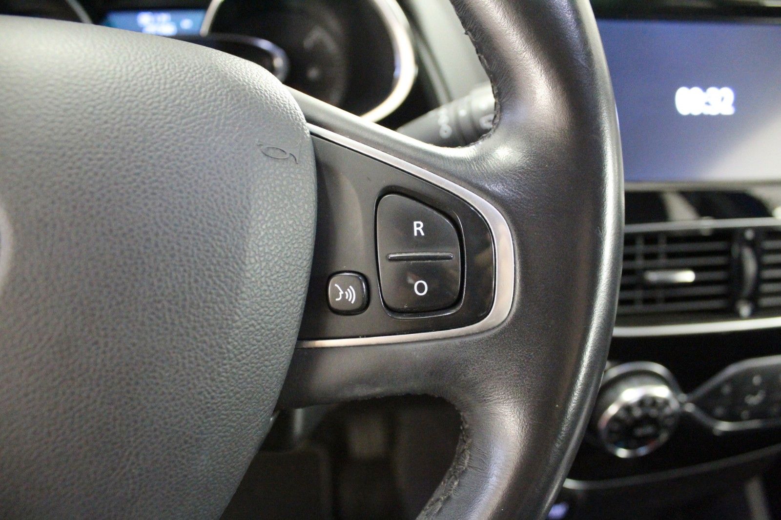 Fahrzeugabbildung Renault Clio TCe 90 Intens*Navi*Klima*PDC*