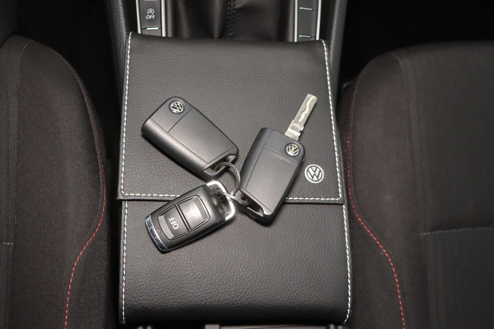 Fahrzeugabbildung Volkswagen Golf VII Sound * Standheizung * LED *