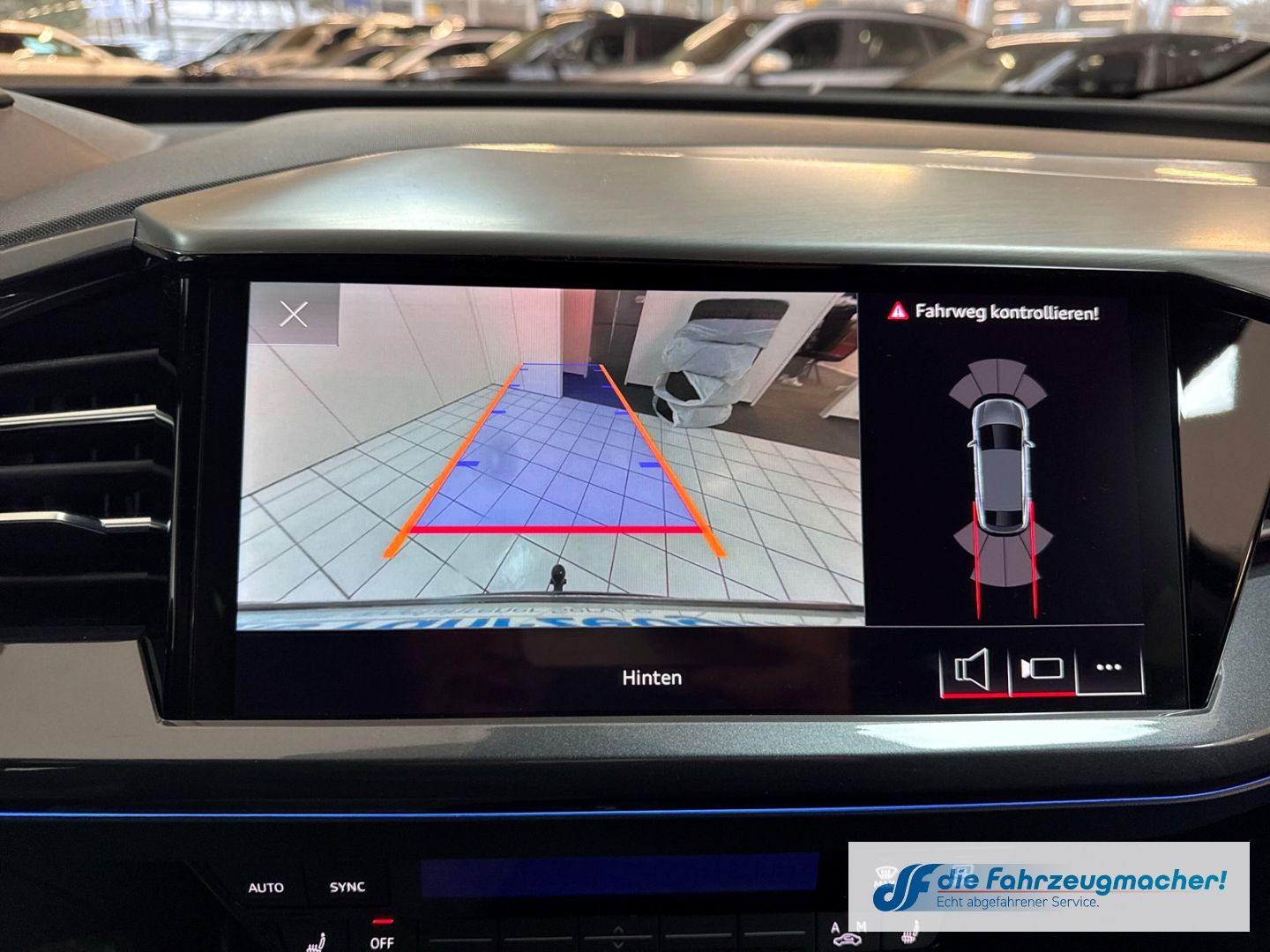 Fahrzeugabbildung Audi Q4 e-tron Sportback 40 Sportpaket AHK-klappbar N