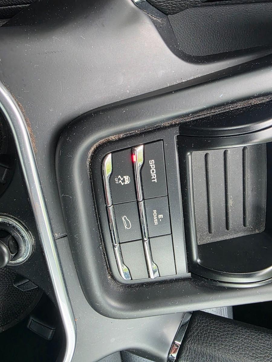 PORSCHE CAYENNE - S HYBRID - 333 CV- HAYON ÉLECTRIQUE -RÉGLAGE ÉLECTRIQUE DES SIÈGES AVEC FONCTION MÉMOIRE