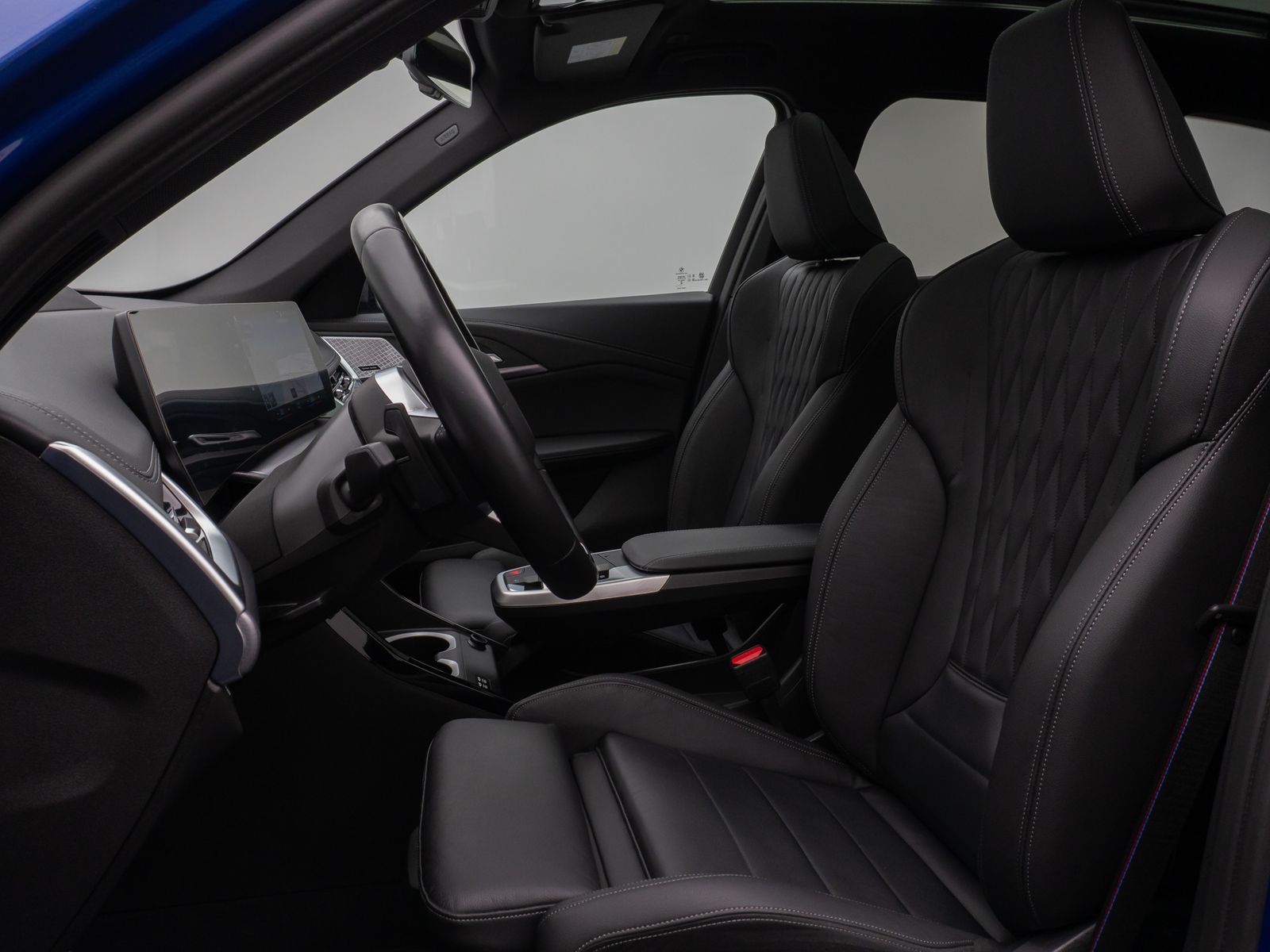 Fahrzeugabbildung BMW iX1 xD30 M Sport Pro Panorama 360°HUD DAB H/K