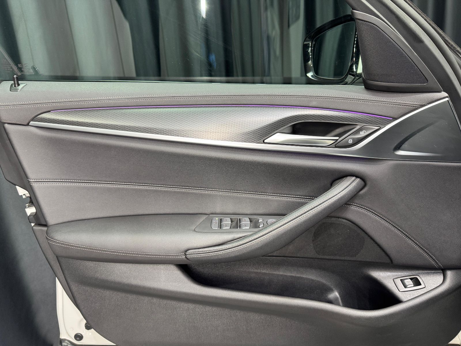 Fahrzeugabbildung BMW 530 d xDrive M Sport|360°|LASER|HUD|