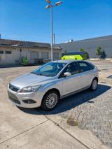 Ford Focus Ghia  1.6 Motor 101 ps - Ford Focus aus 2009: Ghia