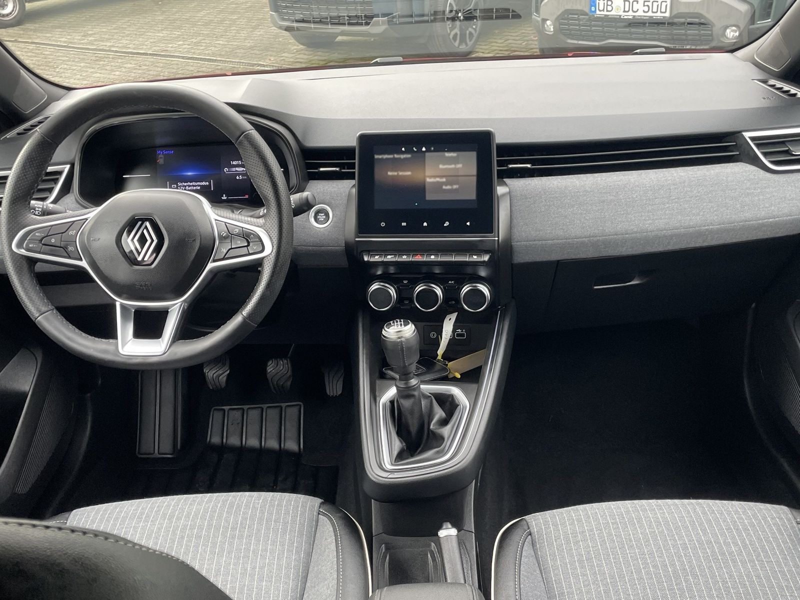 Fahrzeugabbildung Renault Clio Techno TCe 90