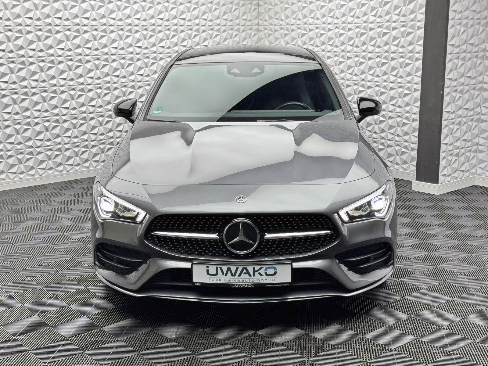 Fahrzeugabbildung Mercedes-Benz CLA 200 SB AMG/DISTRO/NIGHT/RCAM/PANO/MBUX/AHK