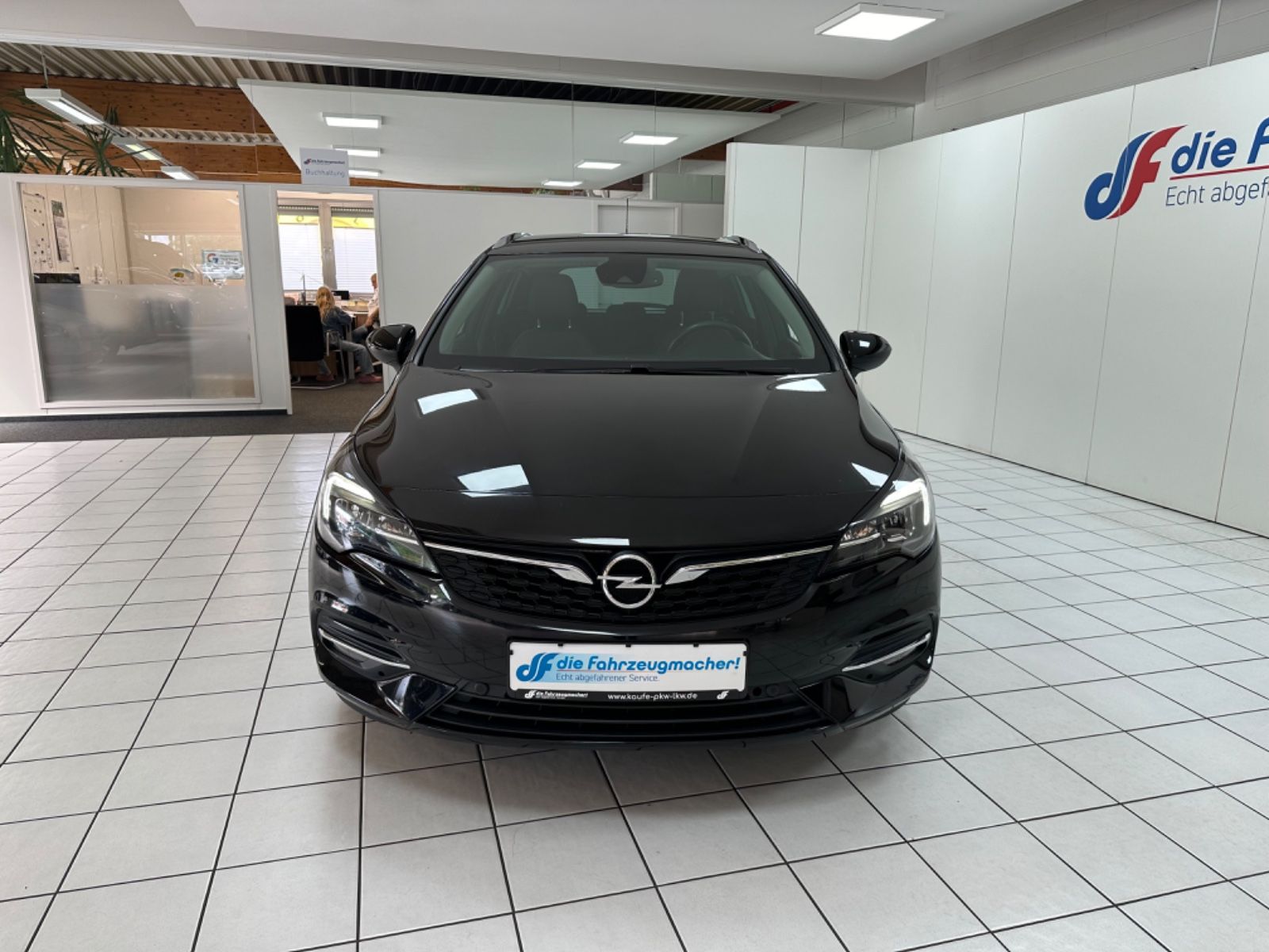Fahrzeugabbildung Opel Astra K Sports Tourer Design & Tech*CarPlay*Navi