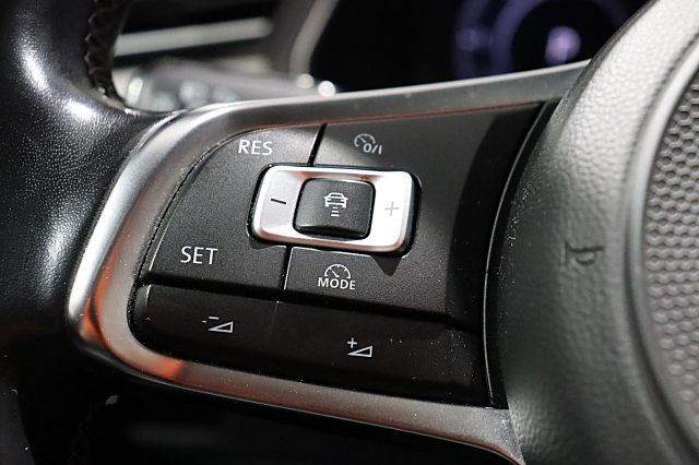 Arteon R-Line 2.0 TDI 190PS 4M STANDHZ PANO LED