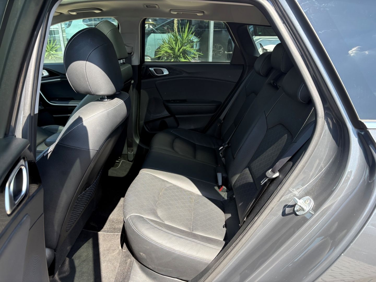 Fahrzeugabbildung Kia Ceed_sw Sportswagon Platinum Edition 1.6 CRDi EU