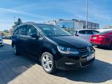 Volkswagen Sharan Comf.+Navi+2xPDC+SHZ+7.Sitze+AHK+TOP - gebrauchte Volkswagen Sharan aus dem Jahr 2016