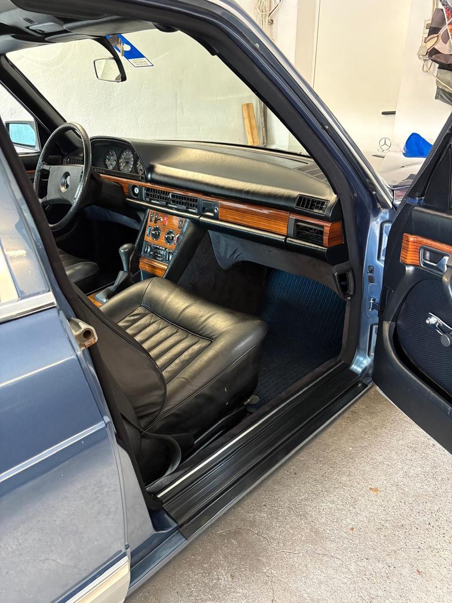 Mercedes-Benz 280 SE