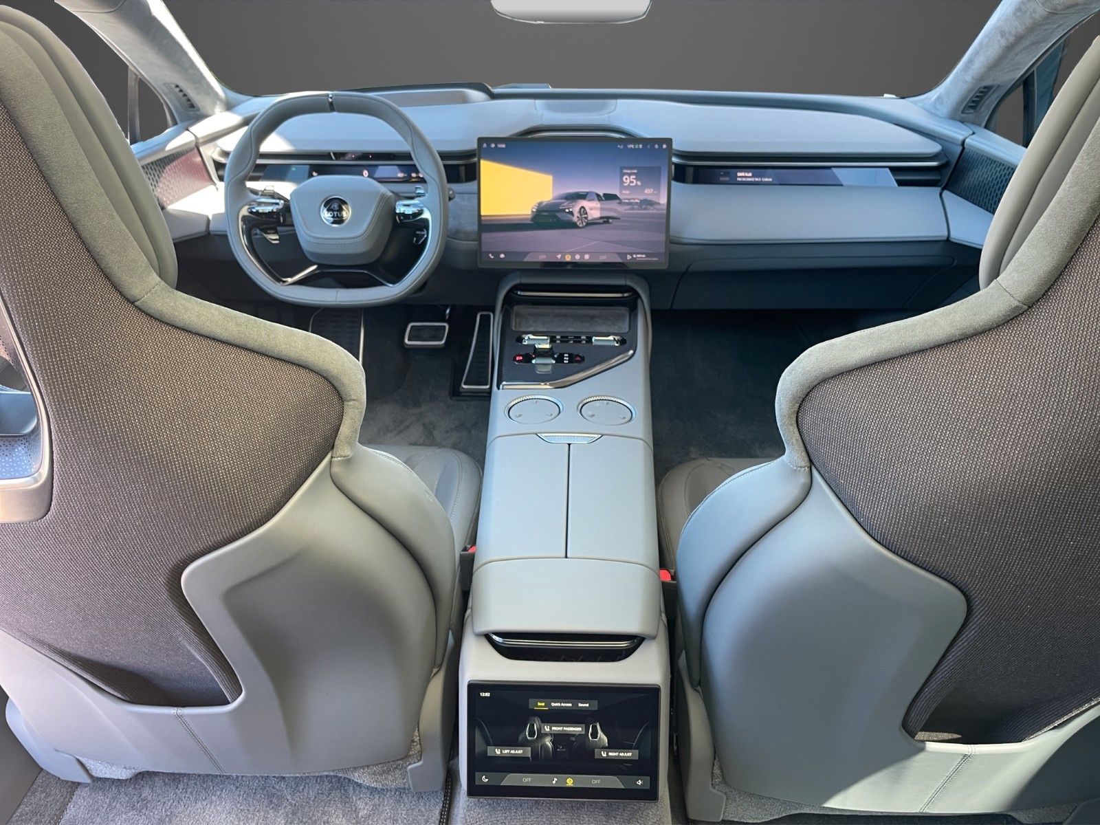 Fahrzeugabbildung Lotus Emeya Glasdach 21 Zoll mtl. Leasingrate 690,00€
