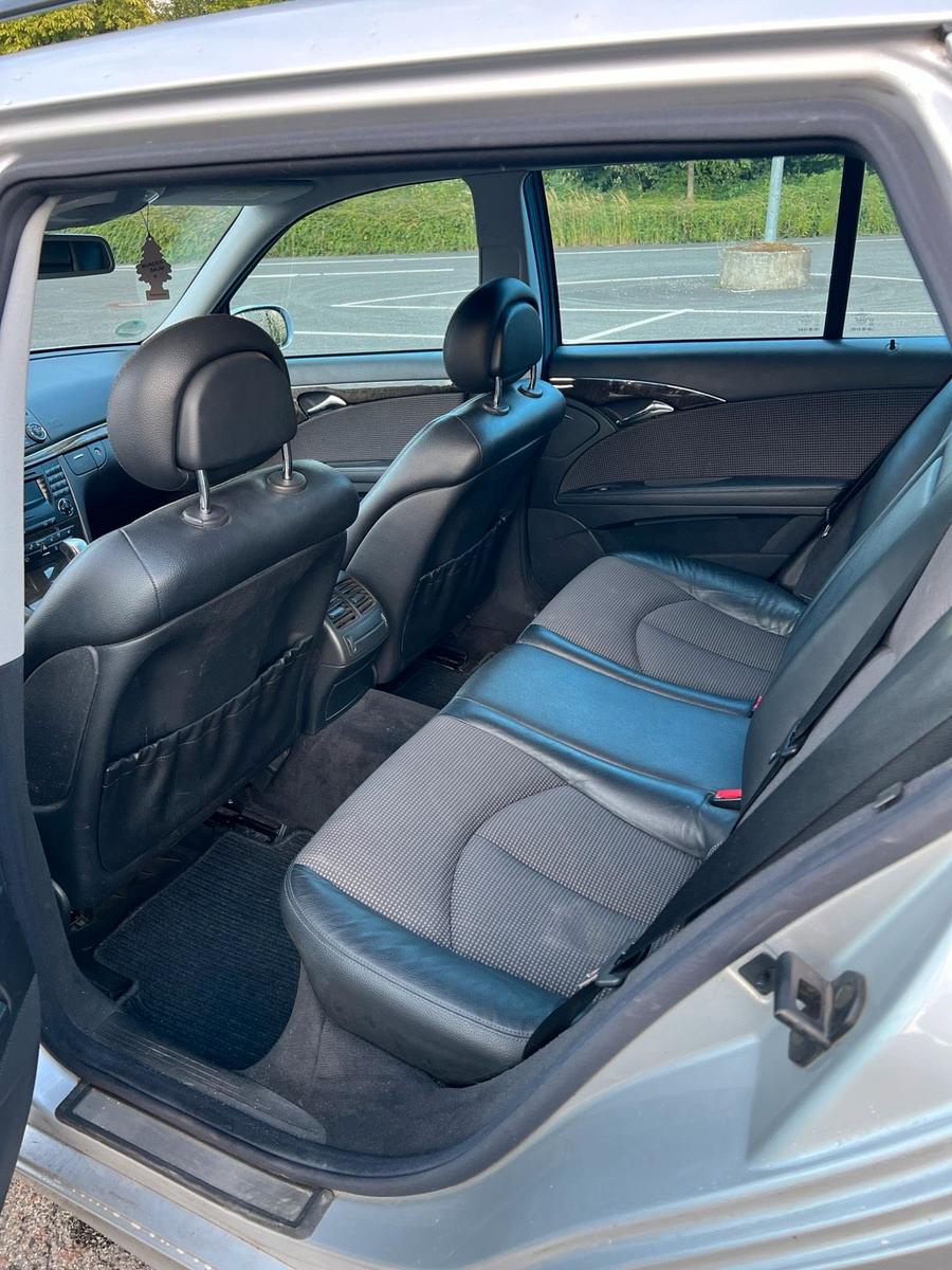 Mercedes-Benz E280 2004 — photo 12