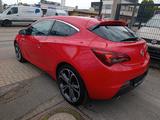 Opel Astra J GTC Innovation*OPEL S-HEFTGEPFLEGT*20 Z* - Opel Astra: Rot, Gtc