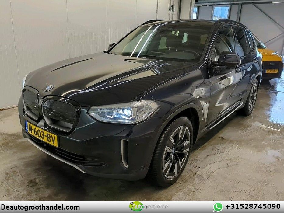 BMW iX3 Executive 80 kWh Pano