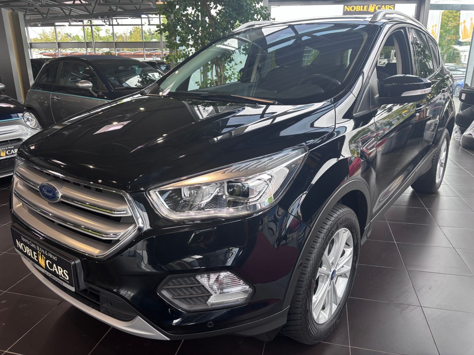 Fahrzeugabbildung Ford Kuga Titanium Allrad AHK XENON NAVI