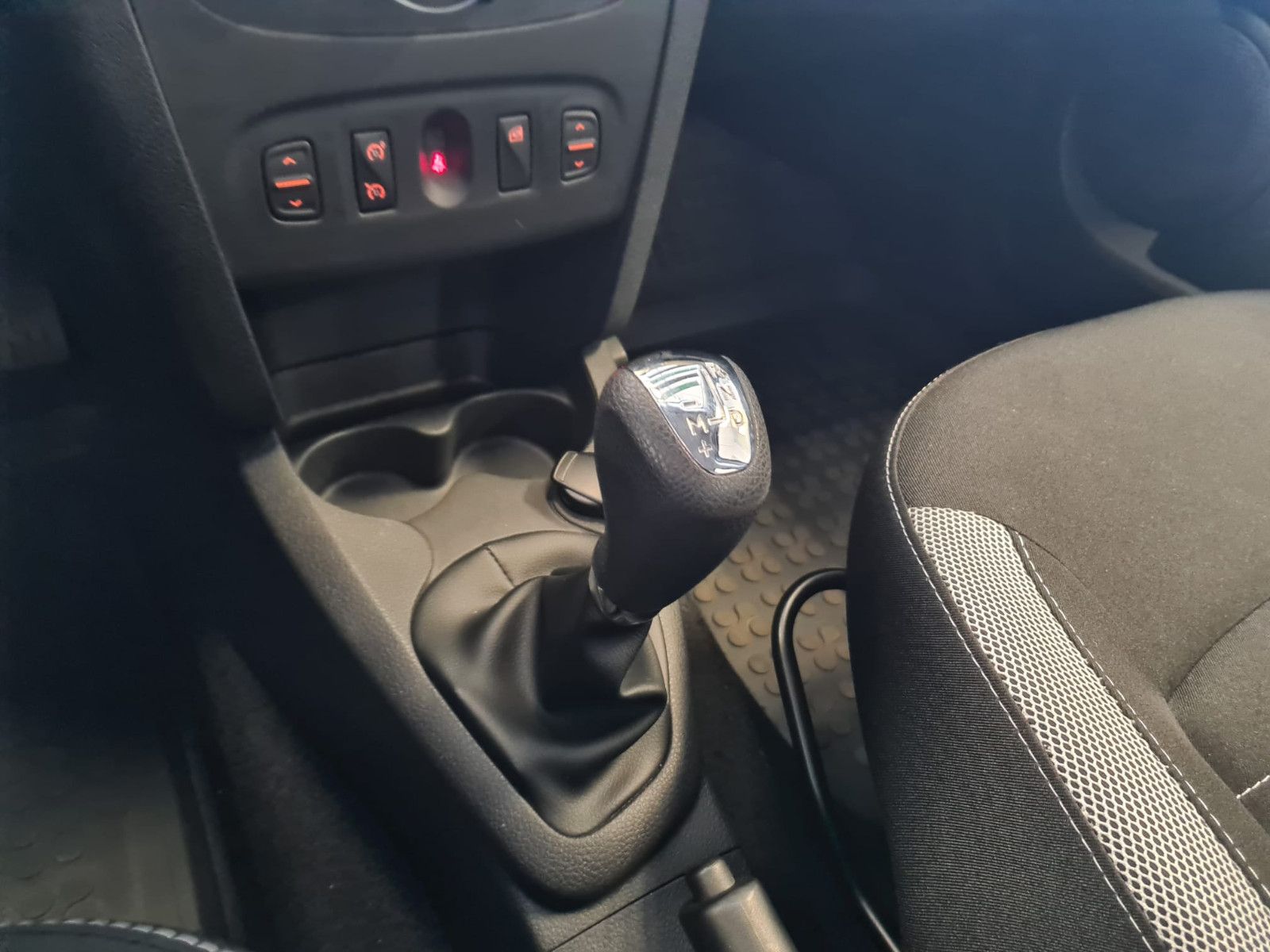 Fahrzeugabbildung Dacia Logan MCV II Kombi Stepway / KLIMA / NAVI