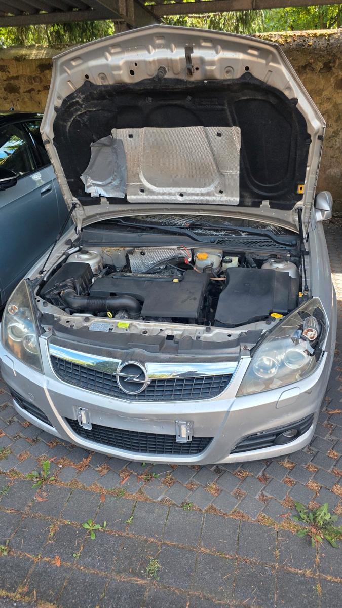 Opel Vectra 2006 — interior