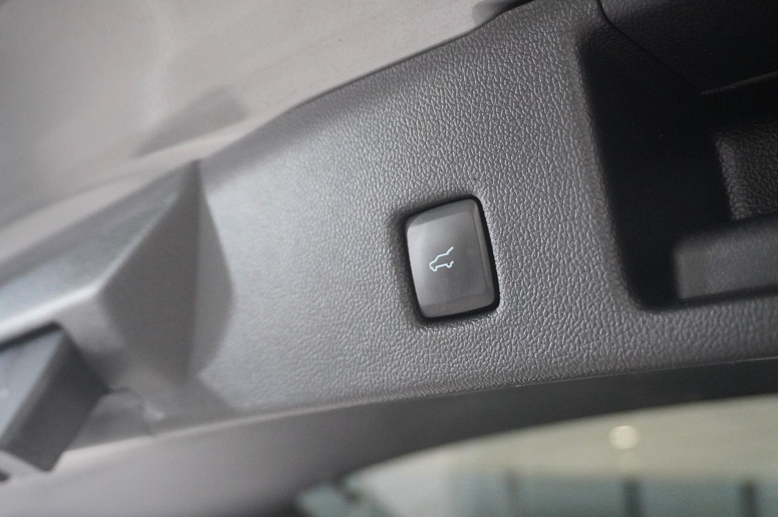 Fahrzeugabbildung Ford Kuga 1.5D TITANIUM X NAVI/LED/KAMERA/HUD/B&O/AHK