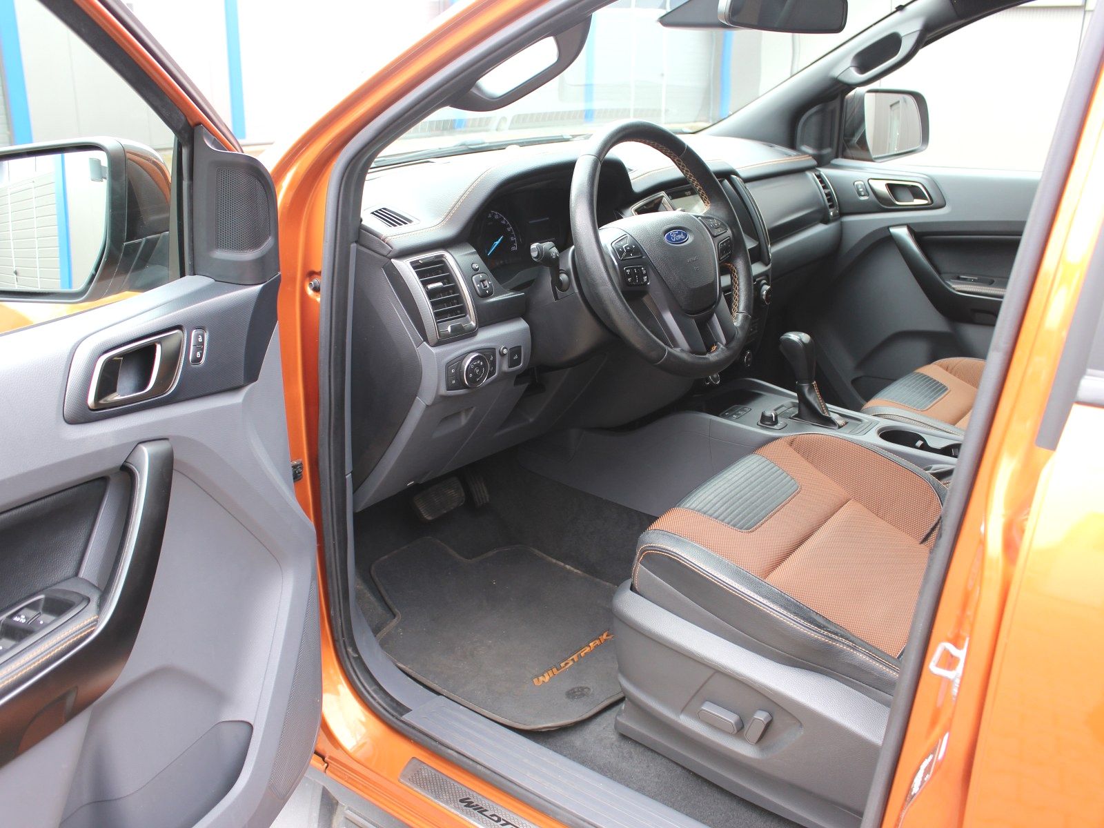 Fahrzeugabbildung Ford Ranger Wildtrak Doppelkabine 4x4 3,2 TDCi