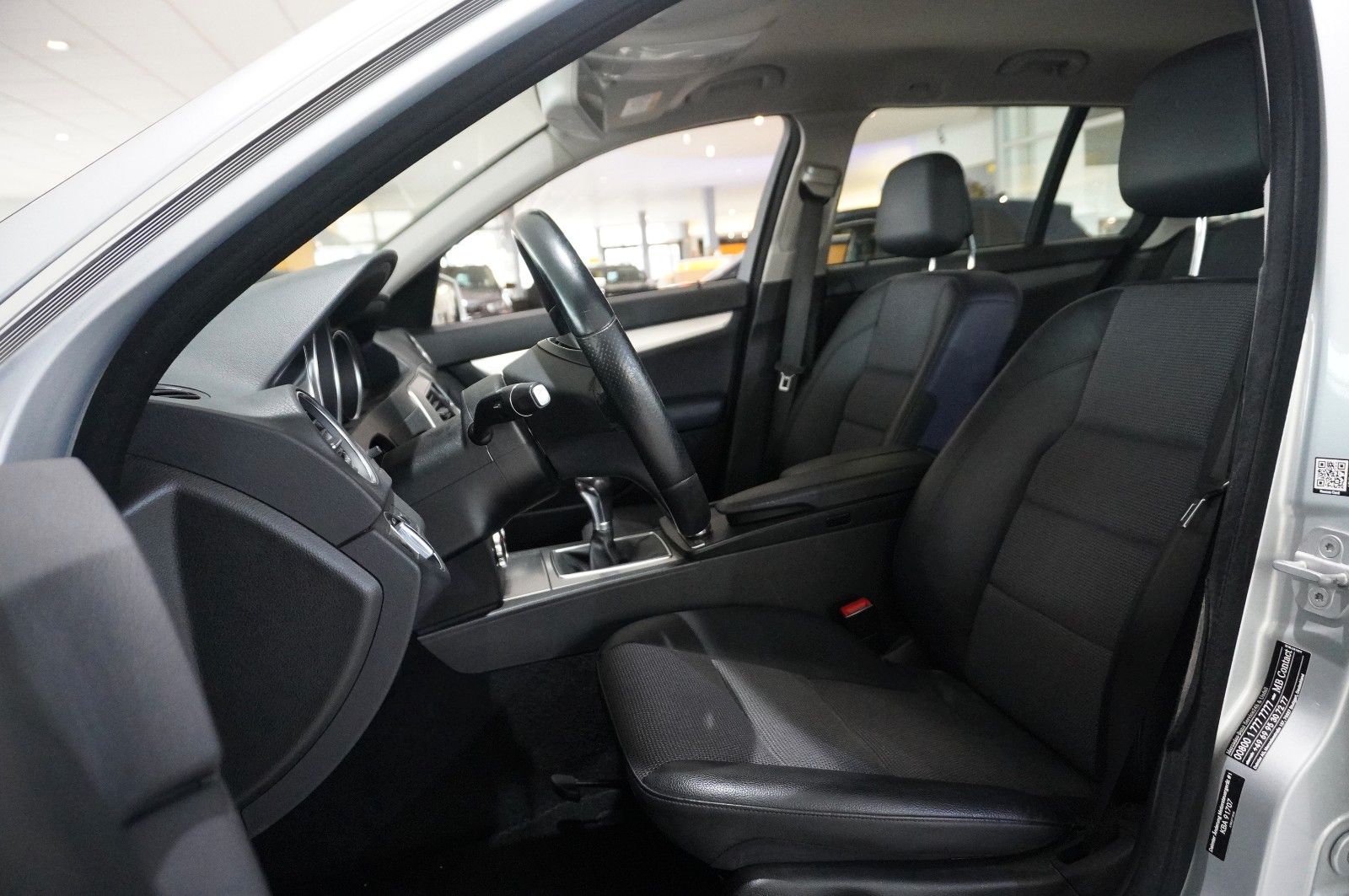 Fahrzeugabbildung Mercedes-Benz C 220 T AVANTGARDE KLIMA/SHZ/PDC/T-LEDER/USB